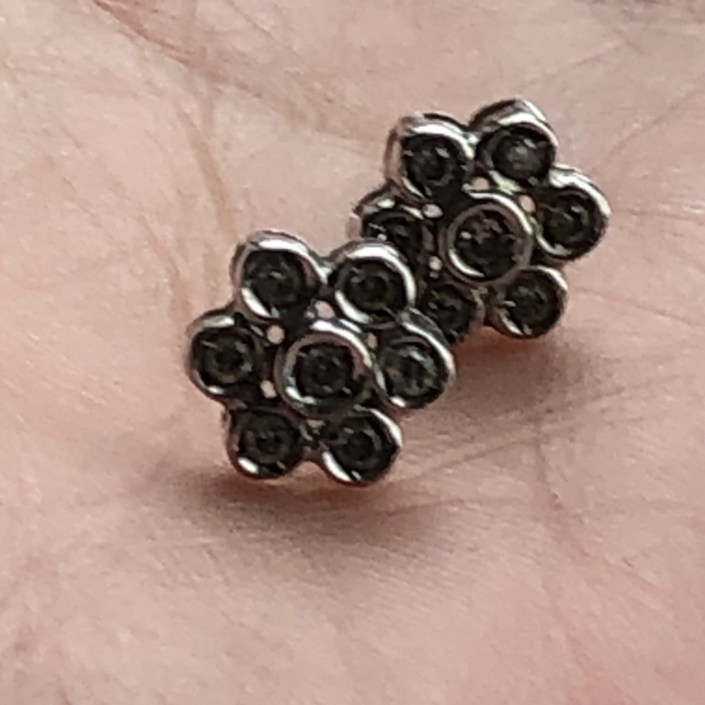 .35ct diamond floral cluster studs 14kt white gold